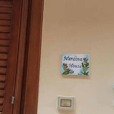 Nardina House Apartment